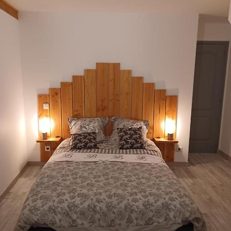 La Maison Du Bonheur Saint-Germain-Laval  المظهر الخارجي الصورة