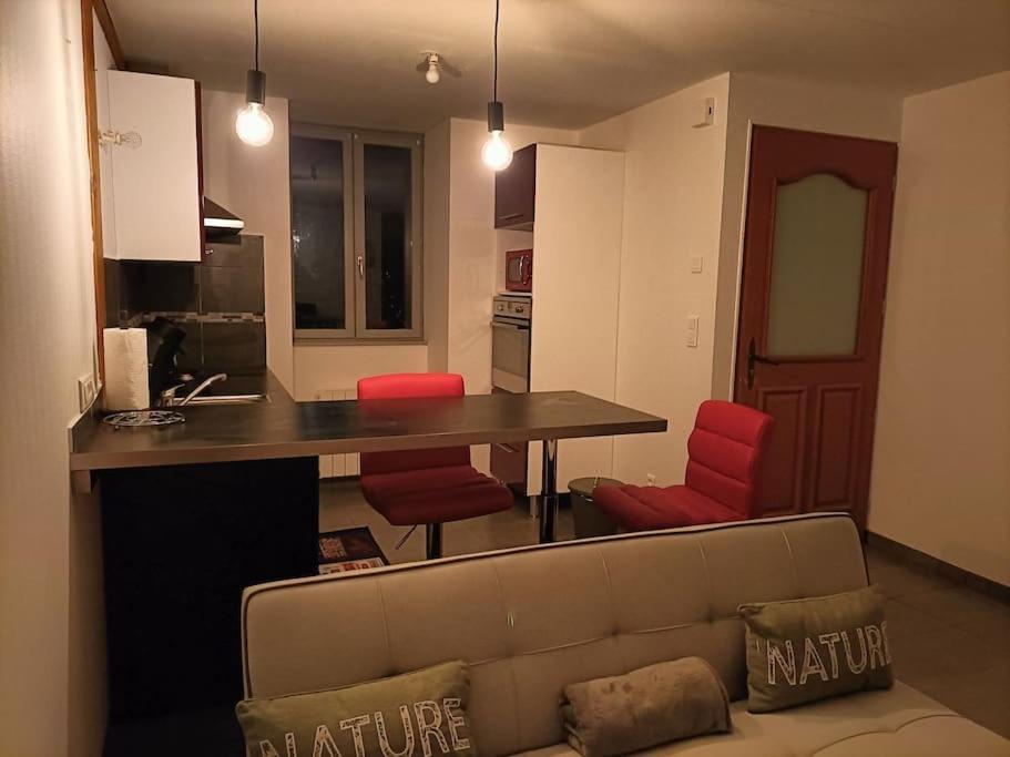 La Maison Du Bonheur Saint-Germain-Laval  المظهر الخارجي الصورة