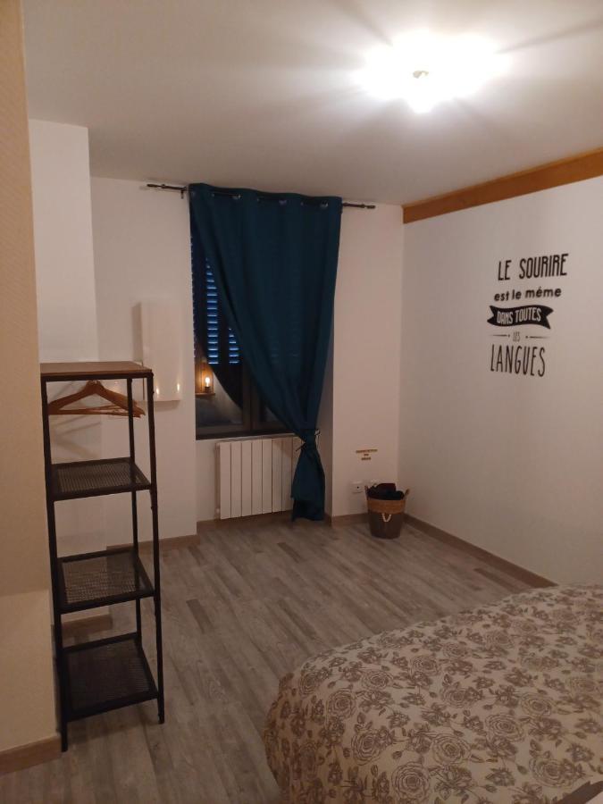 La Maison Du Bonheur Saint-Germain-Laval  المظهر الخارجي الصورة