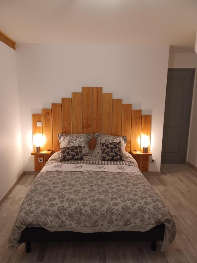 La Maison Du Bonheur Saint-Germain-Laval  المظهر الخارجي الصورة
